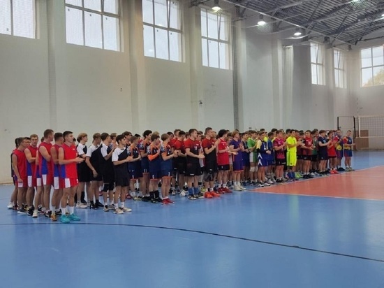 В Калуге стартовал всероссийский волейбольный турнир