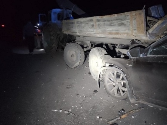 В ЛНР водитель легковушки не заметил прицеп и попал в смертельное ДТП