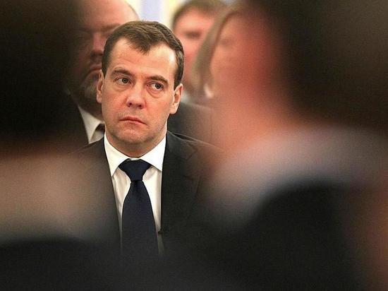 Медведев: "Маску можно присвоить внеочередное звание"