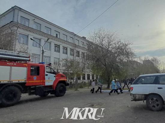 Эвакуация в школах Читы началась из-за сообщений о минировании
