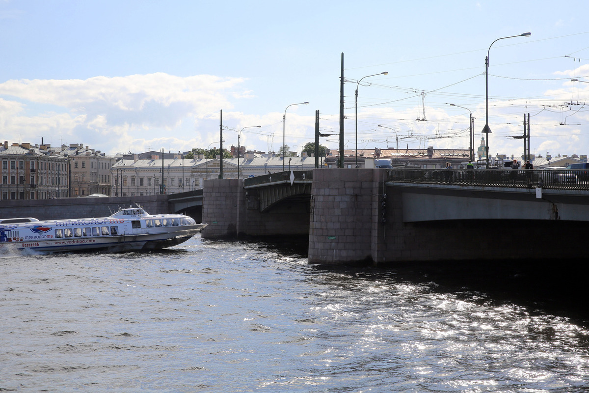 У тучкова моста