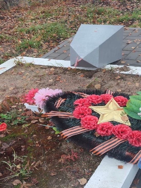 Воинские захоронения в Заозерске пострадали от рук неизвестных: полиция разыскивает вандалов