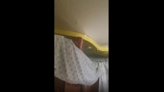 Видео момента обрушения потолка в квартире в Хабаровске
