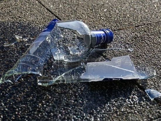 Жительницу Новосибирска отказались обслуживать в магазине из-за разбитой бутылки пива