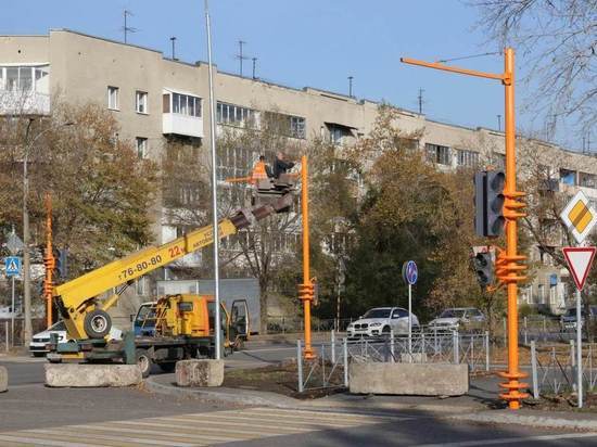 На ремонтируемом перекрестке в Кемерове установили светофоры