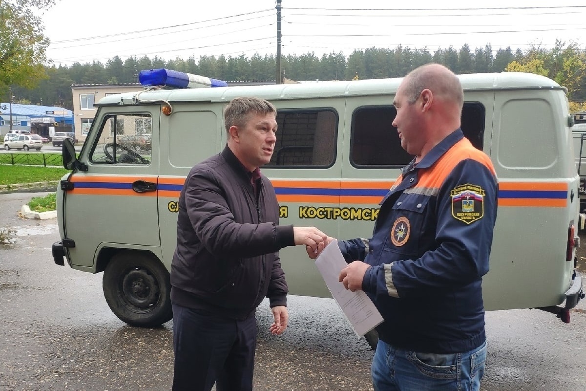 Костромские пополнения: шарьинские спасатели получили новый автомобиль