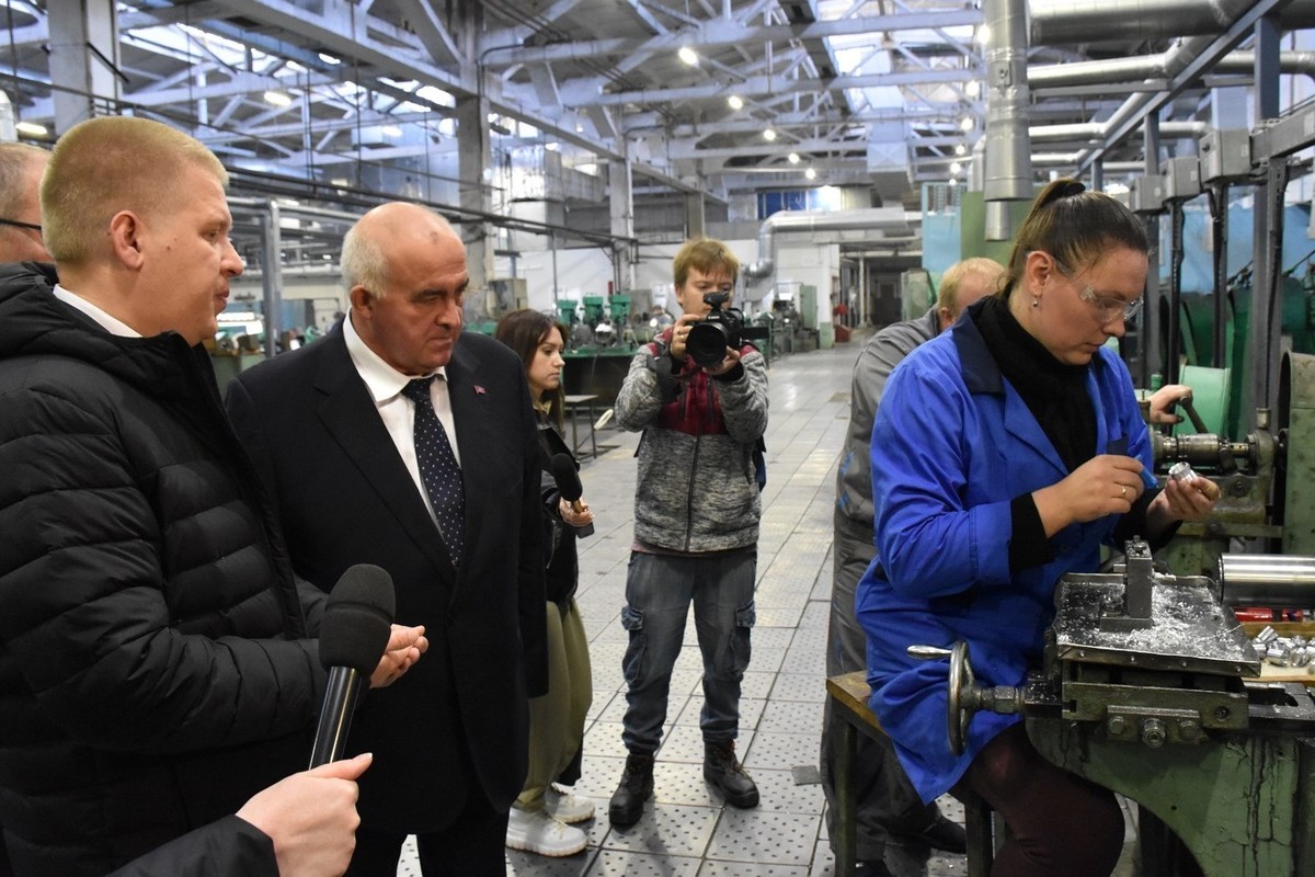 Губернатор Костромской области Сергей Ситников посетил Нерехтский механический завод