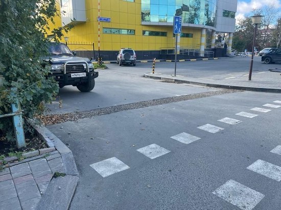 Водитель внедорожника сбил семилетнего ребенка на самокате в Южно-Сахалинске