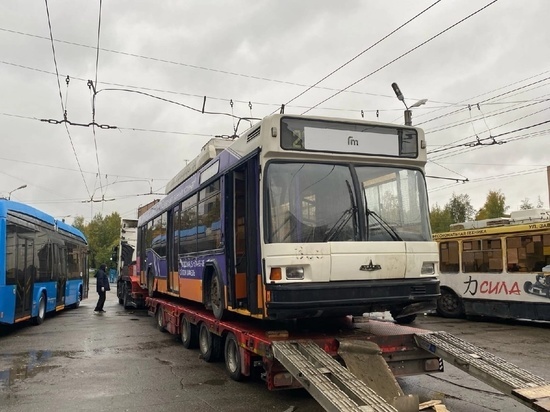 Старые троллейбусы отправили из Петрозаводска в музей