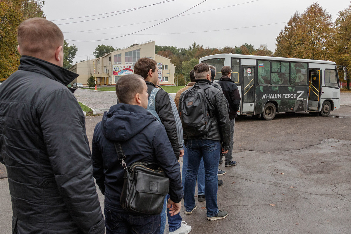 Частичная мобилизация сегодня свежие новости. Мобилизация в Туле. Мобилизация в Новомосковске Тульской. Мобилизованные 02.10.2022 Тула. Мобилизованные граждане.