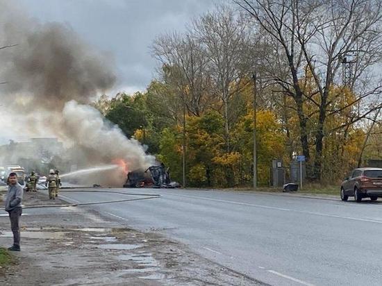 При возгорании микоавтобуса на Южной окружной в Рязани пострадал мужчина