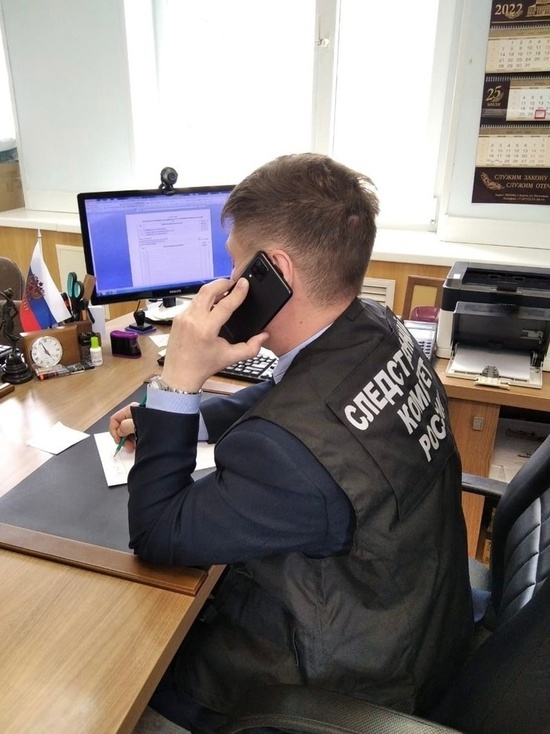В Курской области двое мужчин дали орловскому следователю 100 тысяч рублей взятки