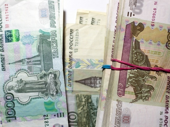 Пенсионерка из Боровичей лишилась 1,3 млн рублей, пытаясь заработать на торговле акциями