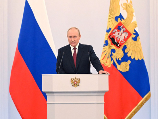 Путин поздравил учителей России с профессиональным праздником