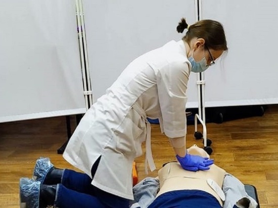 36 медсестер и медбратьев прошли аккредитацию в великолукском колледже