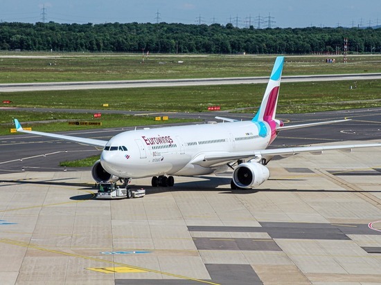 Германия: Рейсы Eurowings  в этот четверг отменят - как добраться до цели