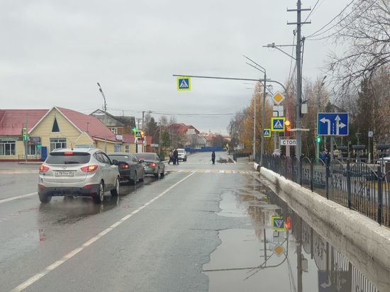 16 новых светофоров: перекресток в Тарко-Сале стал более безопасным
