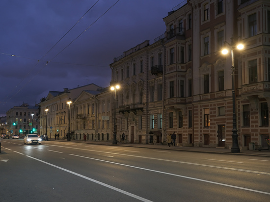Свыше 160 новых фонарей установили на 1-й и Кадетской линиях Васильевского острова