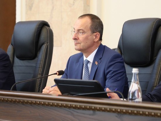 Депутаты ЗСК рассмотрели изменения в устав региона
