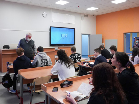 Всего 13% учителей-предметников, работающих в государственных школах Москвы, - мужчины