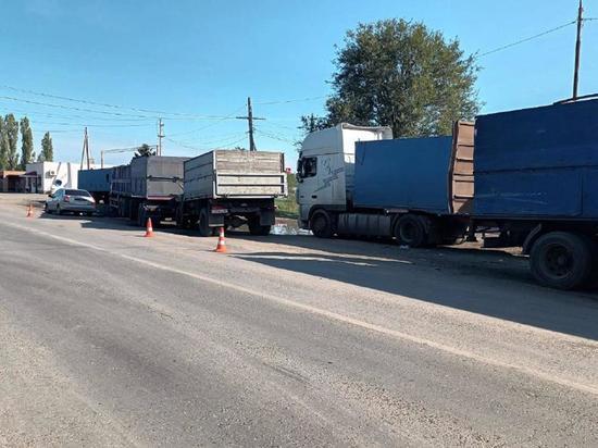 В Ростовской области у водителя грузовика в дороге остановилось сердце