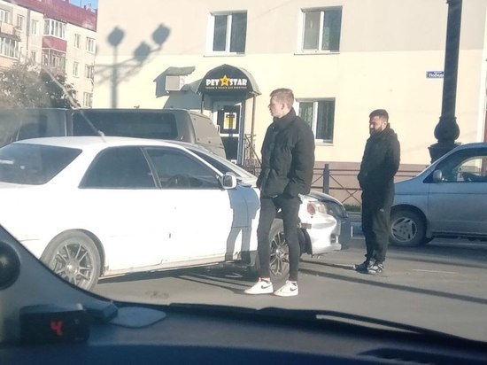 Водитель Toyota Mark 2 устроил ДТП при повороте налево в Южно-Сахалинске