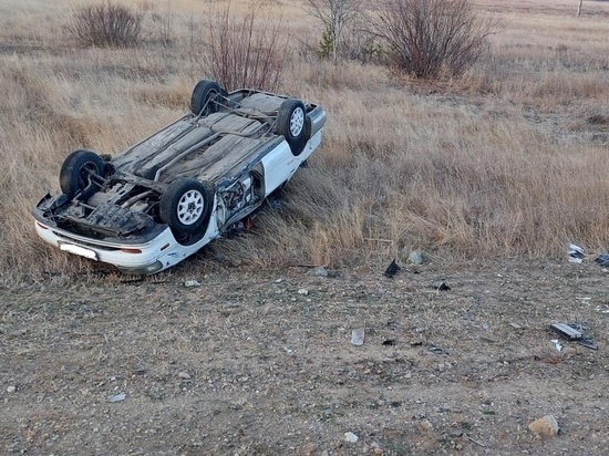 Непристегнутый водитель погиб в перевернувшейся Toyota Vista в Забайкалье