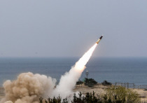 Киев попросил у Соединенных Штатов поставить ракеты, которые будут использоваться в том числе для нанесения ударов по Крыму, пишет The Wall Street Journal