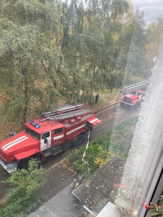 В Твери пожарные приехали в квартиру после короткого замыкания