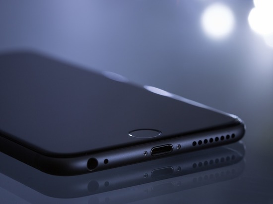 Смоленские сыщики раскрыли кражу мобильного телефона в больнице