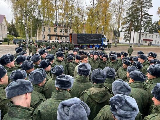 Орловский губернатор Клычков прибыл к мобилизованным в Мулино