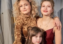Эльвира Болгова в свои 46 лет мама двух дочерей