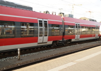 Представитель компании Deutsche Bahn сообщил немецкому информационному агентству dpa, на севере Германии произошла диверсия на кабелях, необходимых для движения поездов