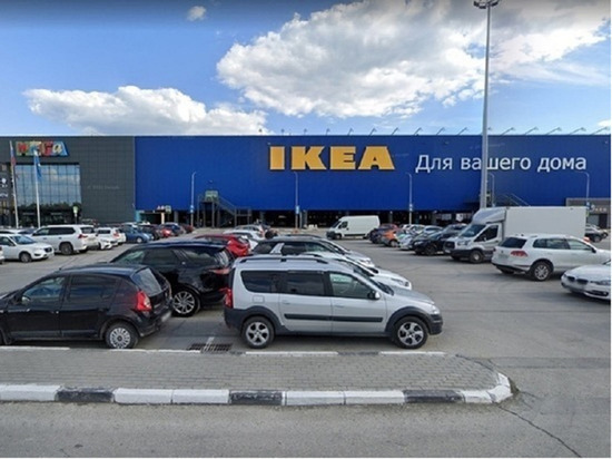 Огромные буквы IKEA сняли с екатеринбургского ТЦ МЕГА