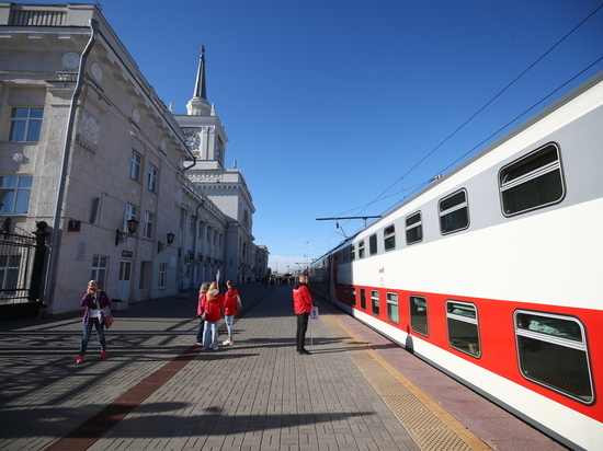 В Волгоград приехал двухэтажный туристический поезд из Самары