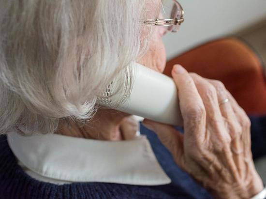 Телефонные мошенники лишили 83-летнюю жительницу Соснового Бора 300 тысяч рублей
