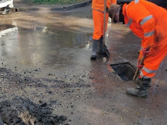 В Вологде усилена работа по очистке ливневок