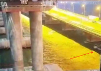 Сегодня многие изучают видео момента взрыва грузовика на Крымском мосту
