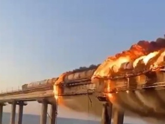 Повреждения Крымского моста показали из космоса