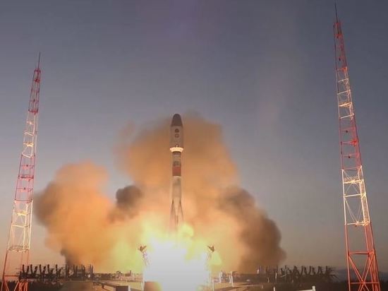 Петербуржцы заметили в небе след от пуска ракеты «Союз-2» с космодрома Плесецк