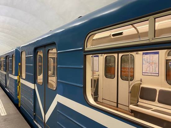 Движение на оранжевой линии метро Петербурга запустили в полном объеме