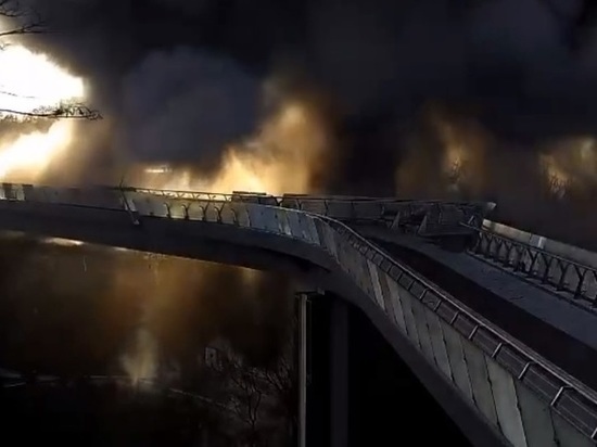 В Киеве ракета попала в мост Кличко