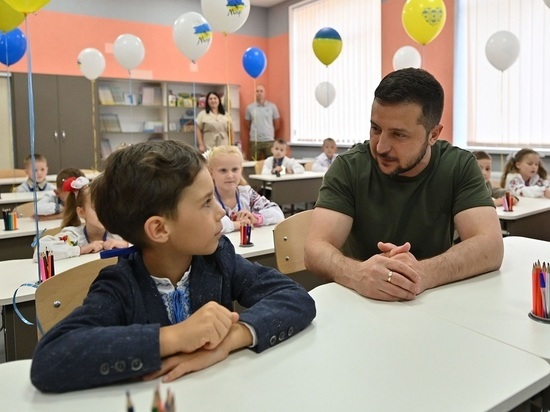 В школах Киева приостановили даже дистанционное обучение