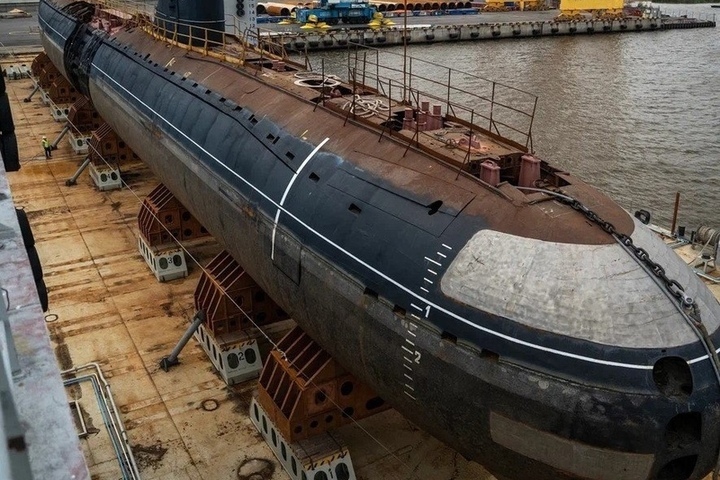 Атомная подводная лодка в Кронштадте