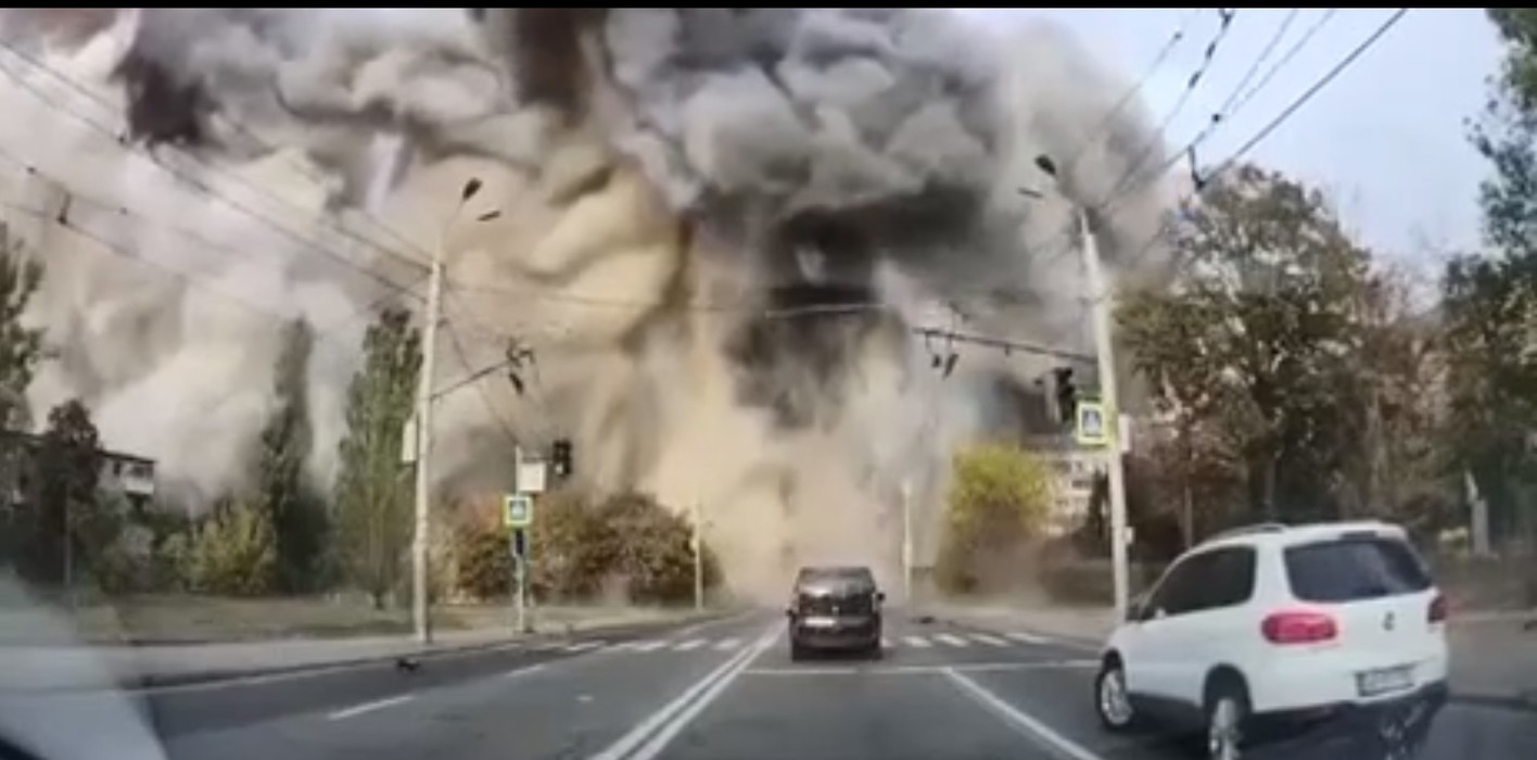 Rocket attack plunged the cities of Ukraine into chaos: terrible footage of destruction