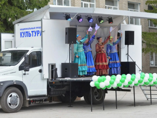 В Костромской области появятся 7 передвижных домов культуры-автоклубов