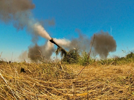 Российские артиллеристы опубликовали видео уничтожения БМП ВСУ из МТ-12 «Рапира»