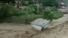 Сильнейшее наводнение в Венесуэле сняли на видео
