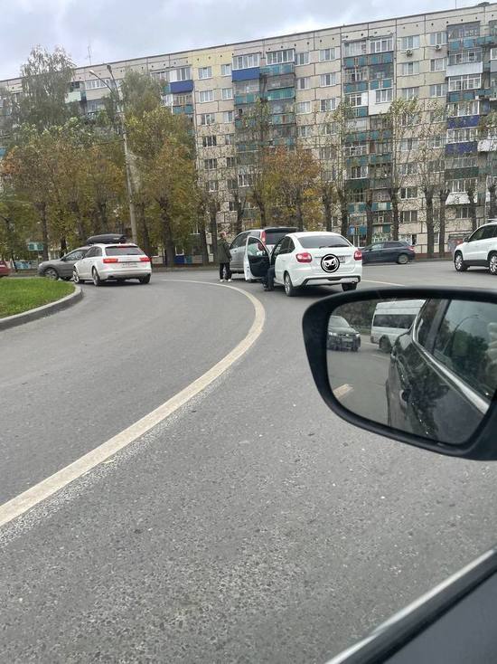 В Пензе у «Самолета» столкнулись два авто