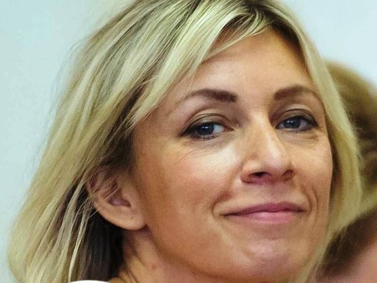 Захарова сравнила Зеленского с героем «Волшебника Изумрудного города»